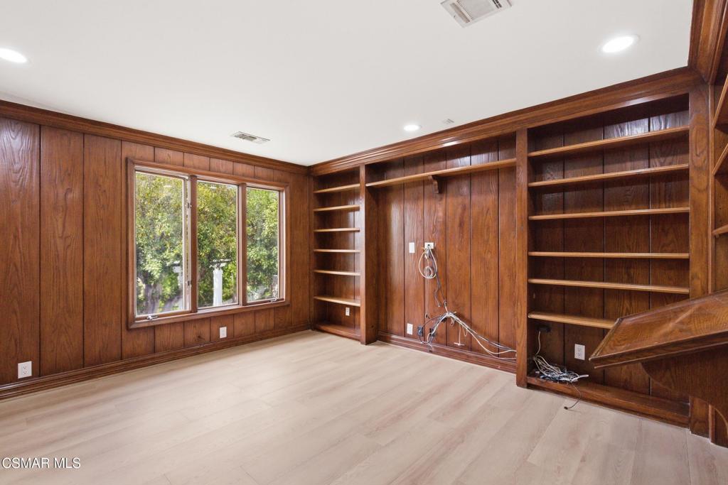 24756 Eilat Street Property Photo 33