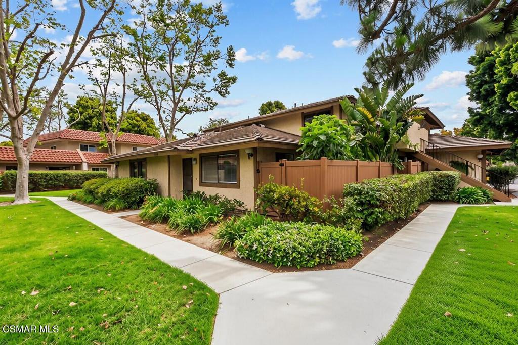 6647 Shakespeare Way Property Photo 4