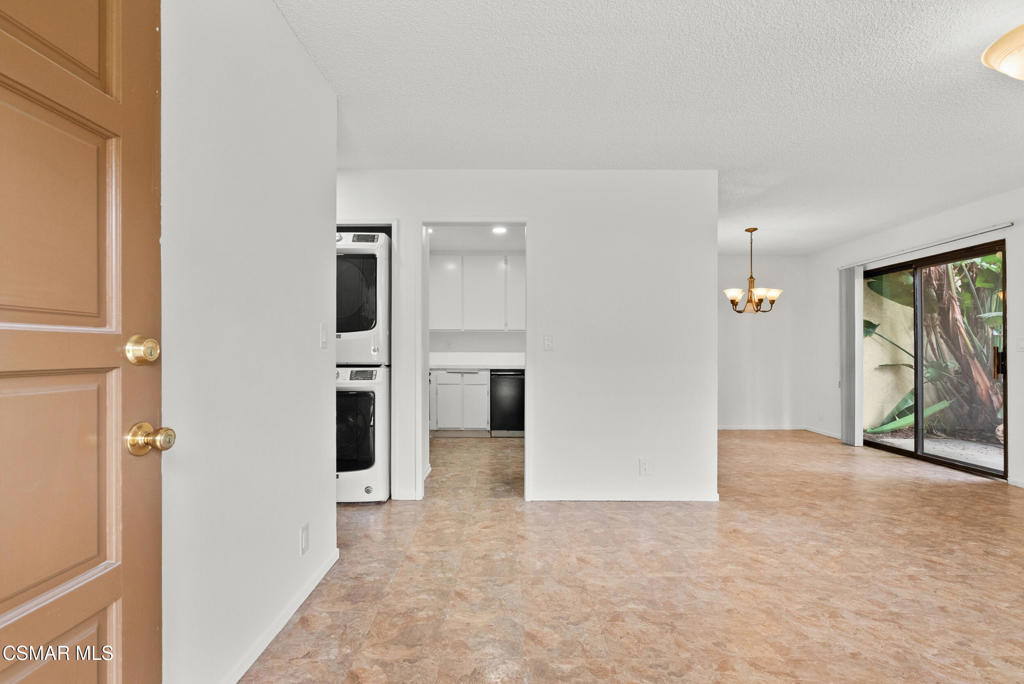 6647 Shakespeare Way Property Photo 5