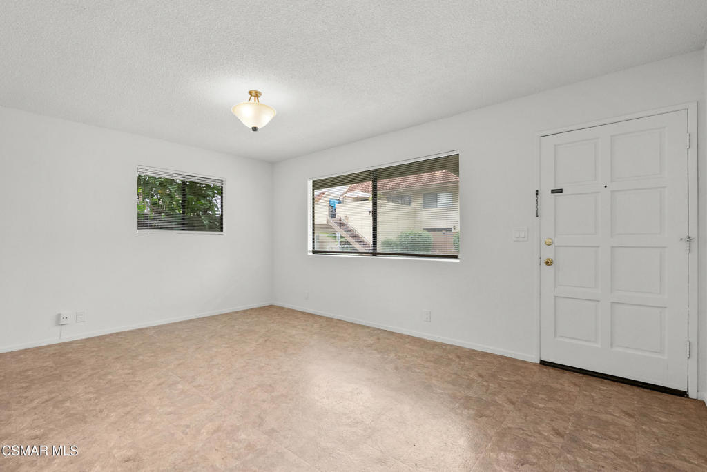 6647 Shakespeare Way Property Photo 11