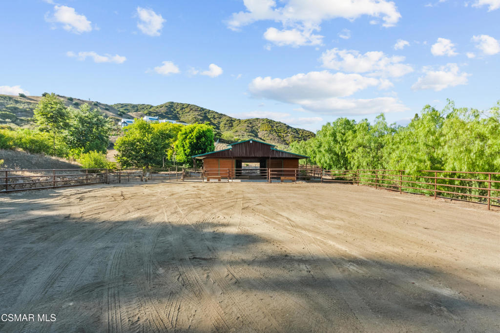 33235 Mulholland Highway Property Photo 6