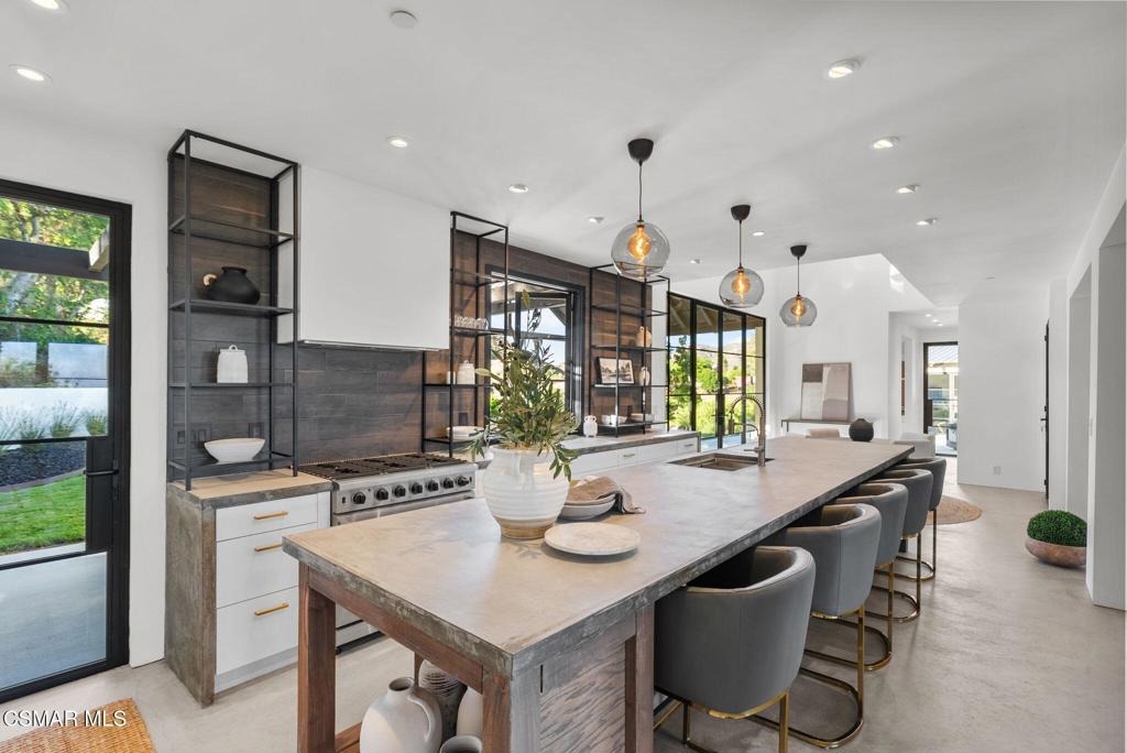 33235 Mulholland Highway Property Photo 8