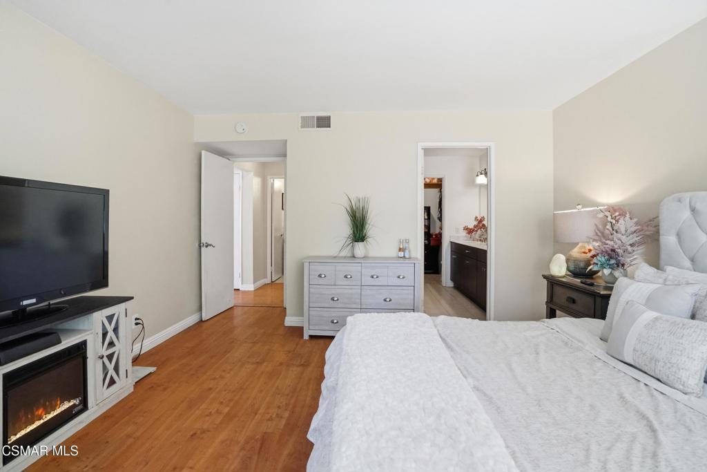 1896 Stow Street Property Photo 24