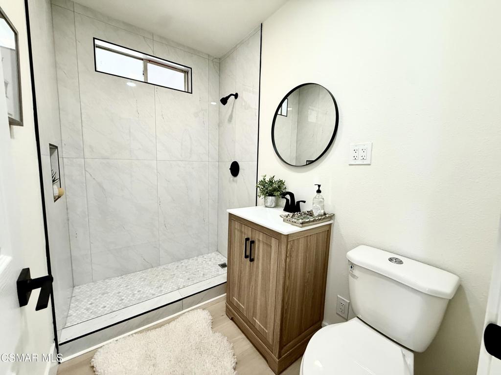 4163 W 156th Street Property Photo 9