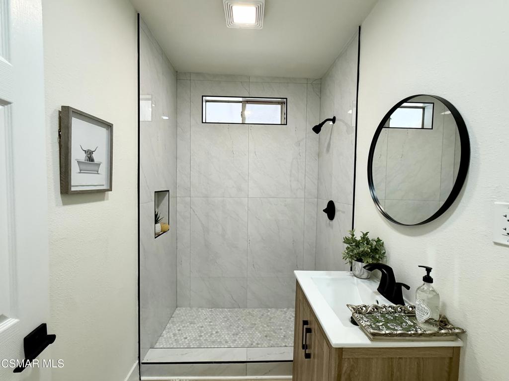 4163 W 156th Street Property Photo 10