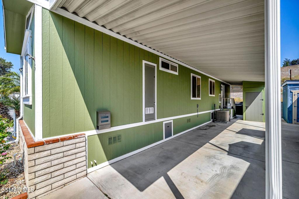 11401 Topanga Canyon Boulevard 8 Property Photo 3