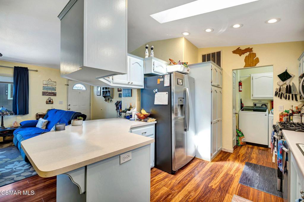 11401 Topanga Canyon Boulevard 8 Property Photo 8