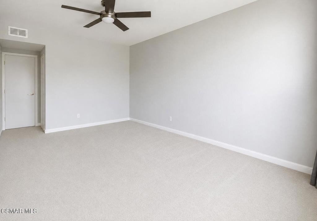 5350 White Oak Avenue 105 Property Photo 24