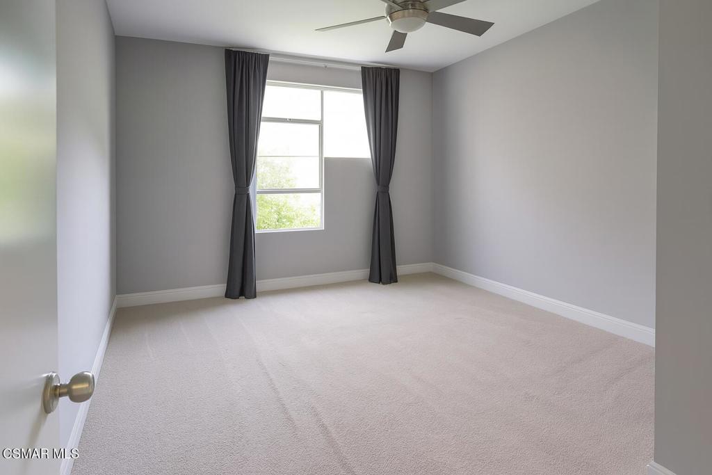 5350 White Oak Avenue 105 Property Photo 32