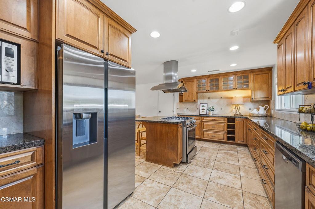 897 Old Farm Road Property Photo 14