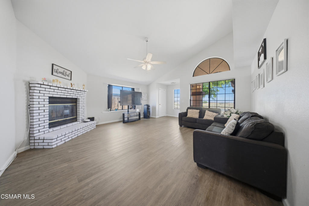 9816 Rea Avenue Property Photo 3
