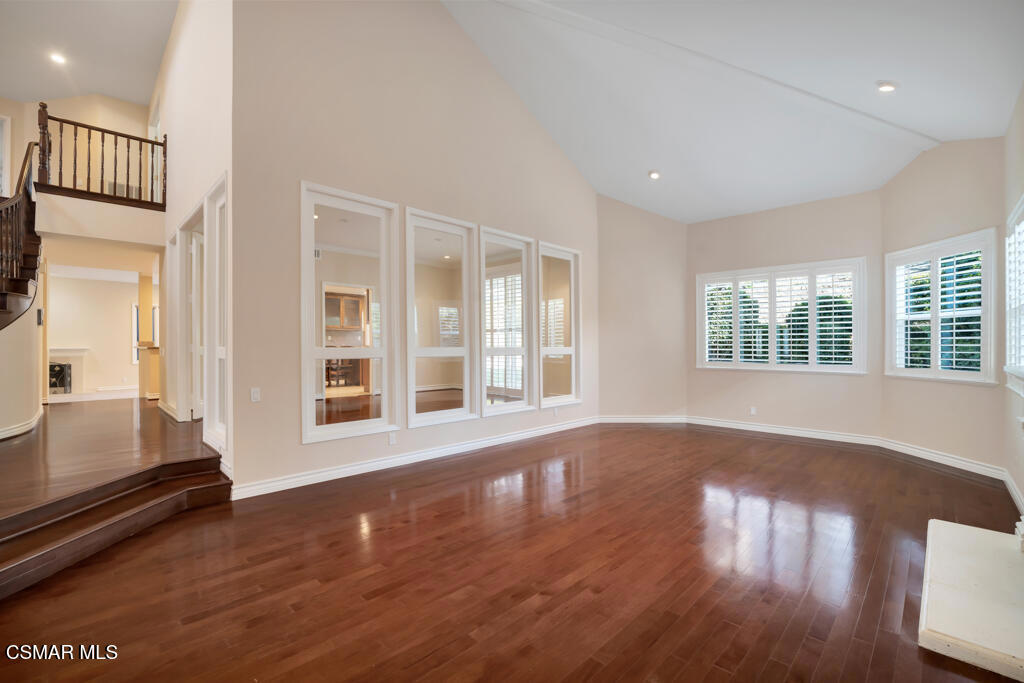 12048 Silver Crest Street Property Photo 5