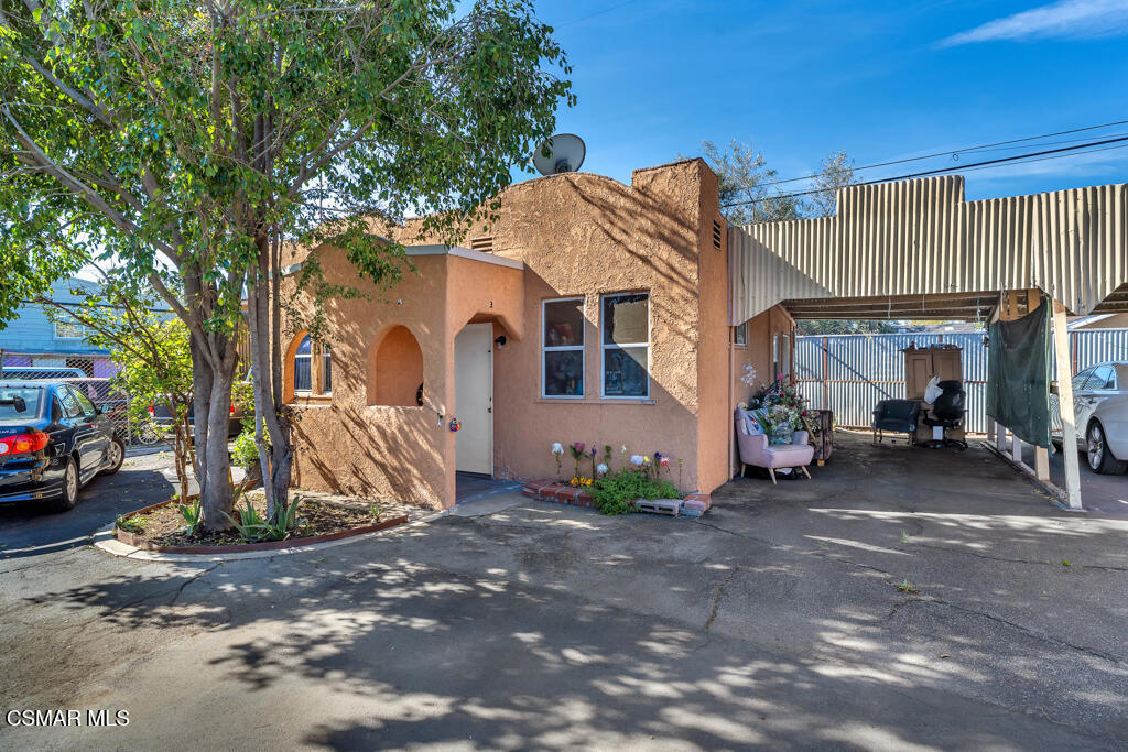 10741 San Fernando Road Property Photo 9