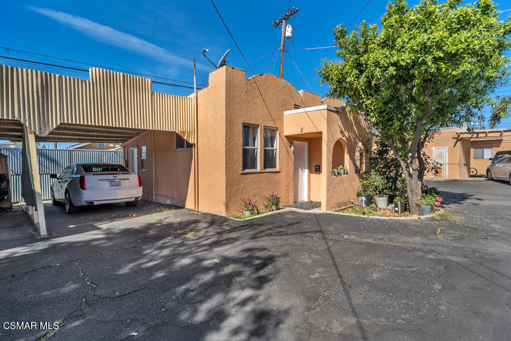 10741 San Fernando Road Property Photo 10