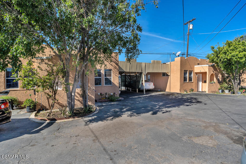 10741 San Fernando Road Property Photo 11