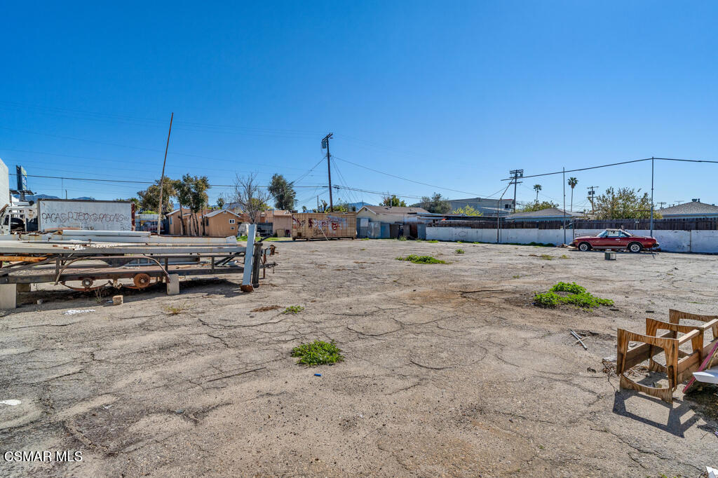 10741 San Fernando Road Property Photo 20