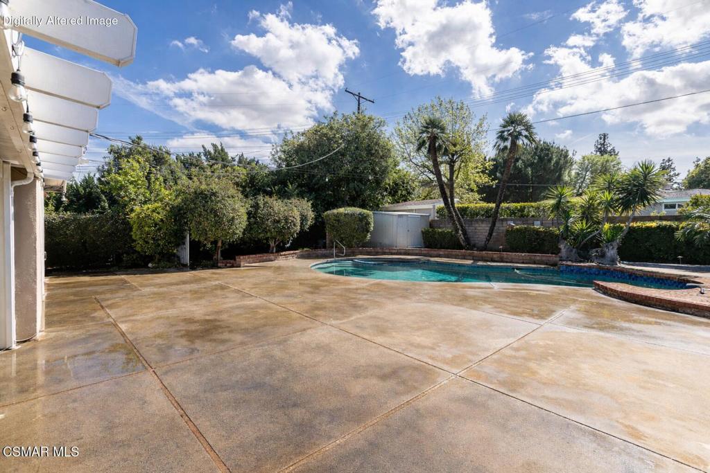 22312 Mobile Street Property Photo 4