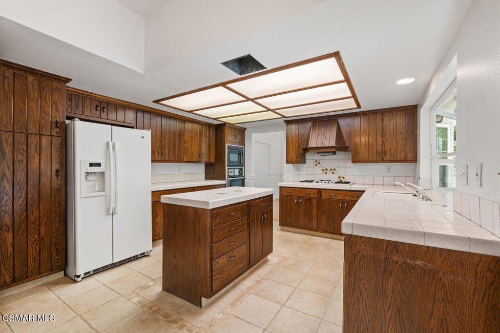 5523 Ember Court Property Photo 12