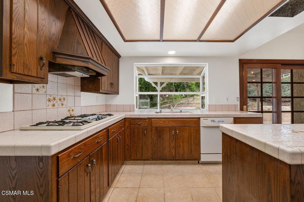 5523 Ember Court Property Photo 14