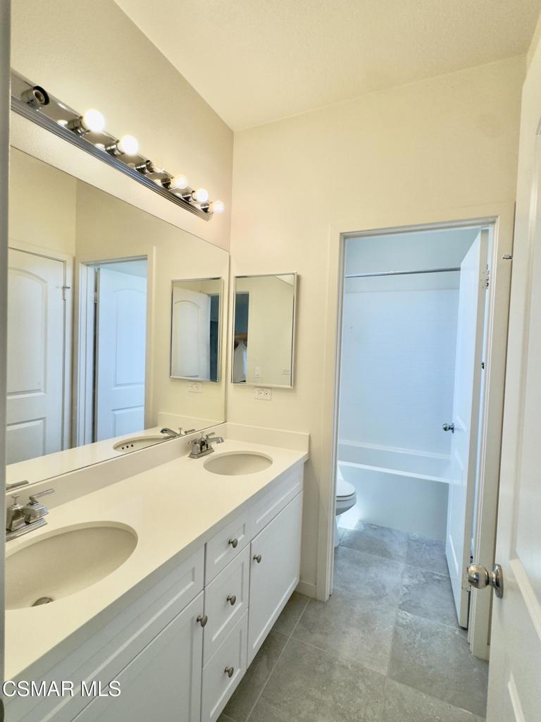 2591 W Lugaro Lane Property Photo 13