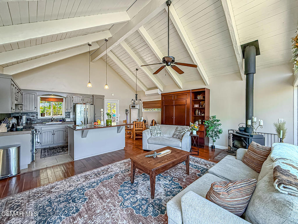 1359 Evergreen Lane Property Photo 12