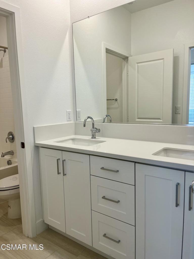 740 Edward Scholle Drive Property Photo 21