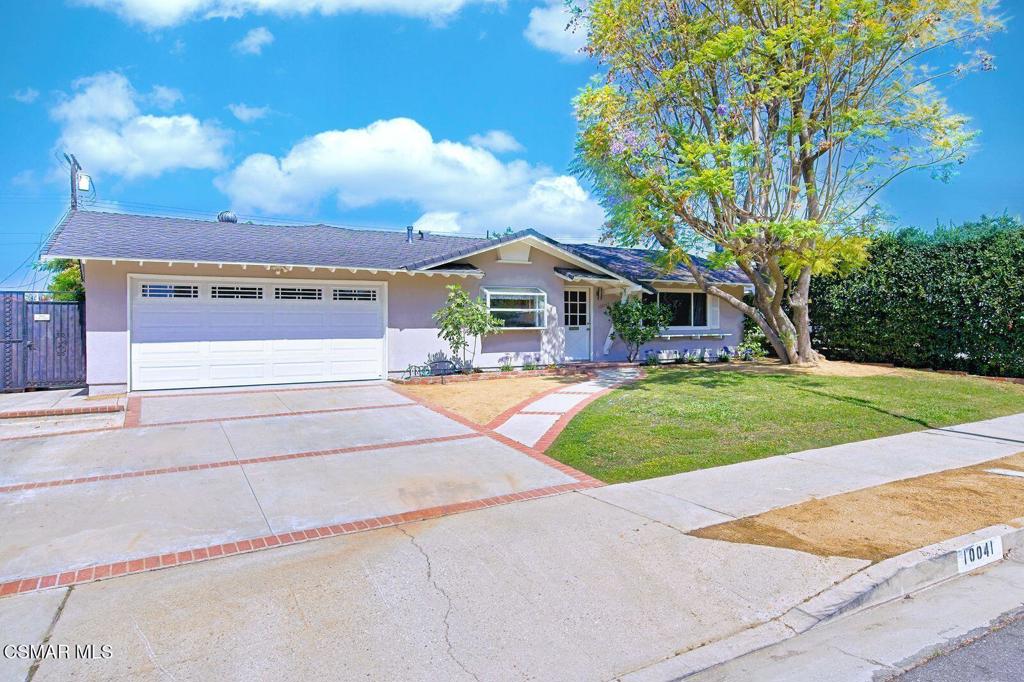 10041 Oso Avenue Property Photo 2