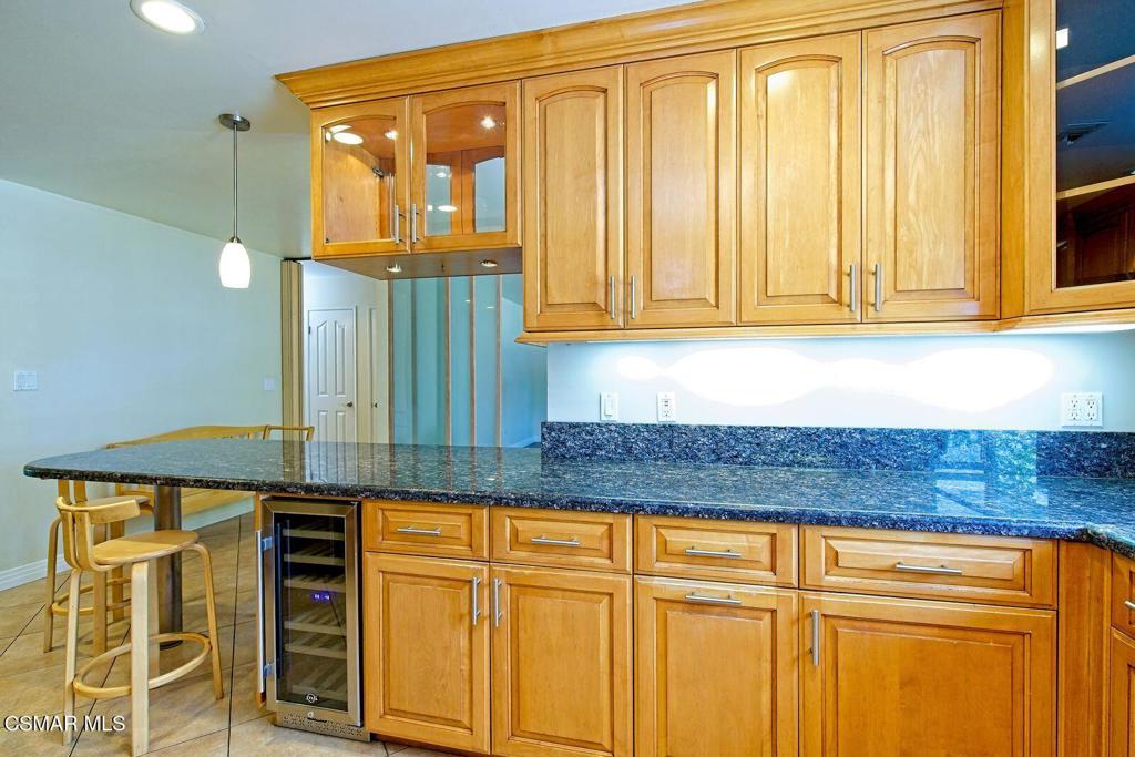 10041 Oso Avenue Property Photo 7