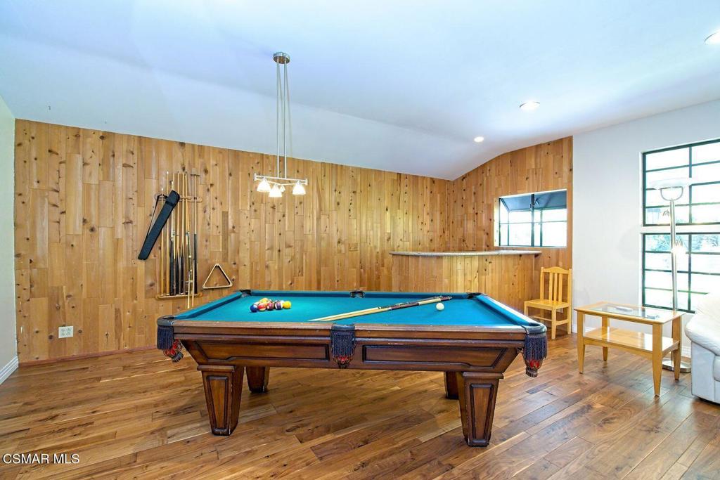 10041 Oso Avenue Property Photo 14
