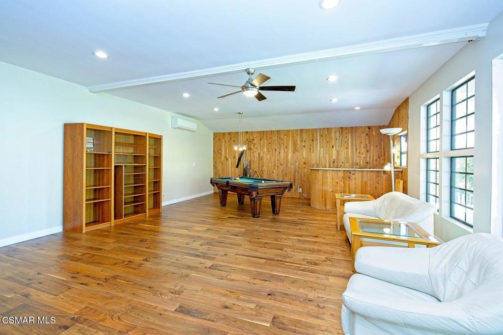 10041 Oso Avenue Property Photo 15