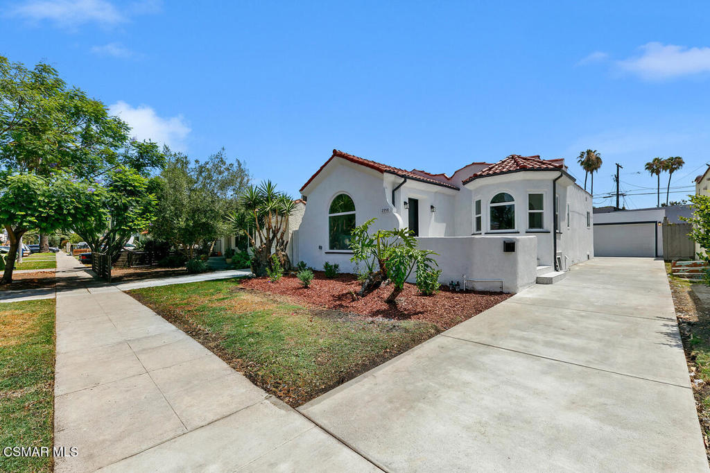 2958 West Boulevard Property Photo 1