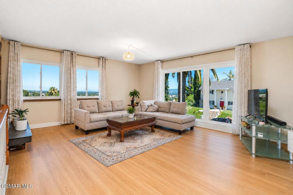 22109 Gresham Street Property Photo 6