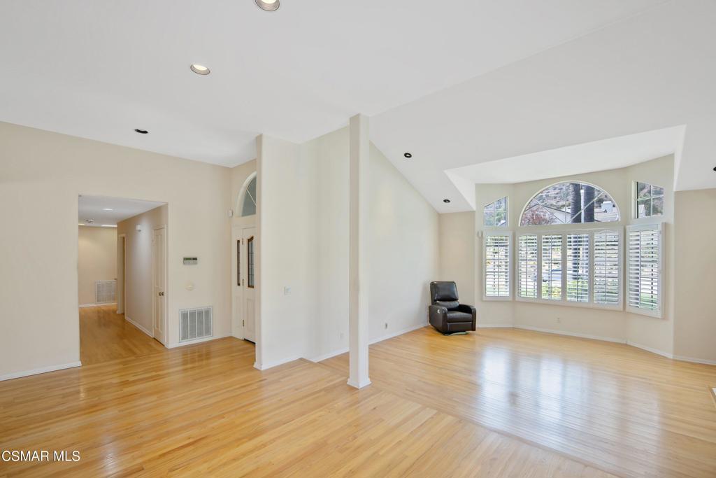 5490 Wembly Avenue Property Photo 10