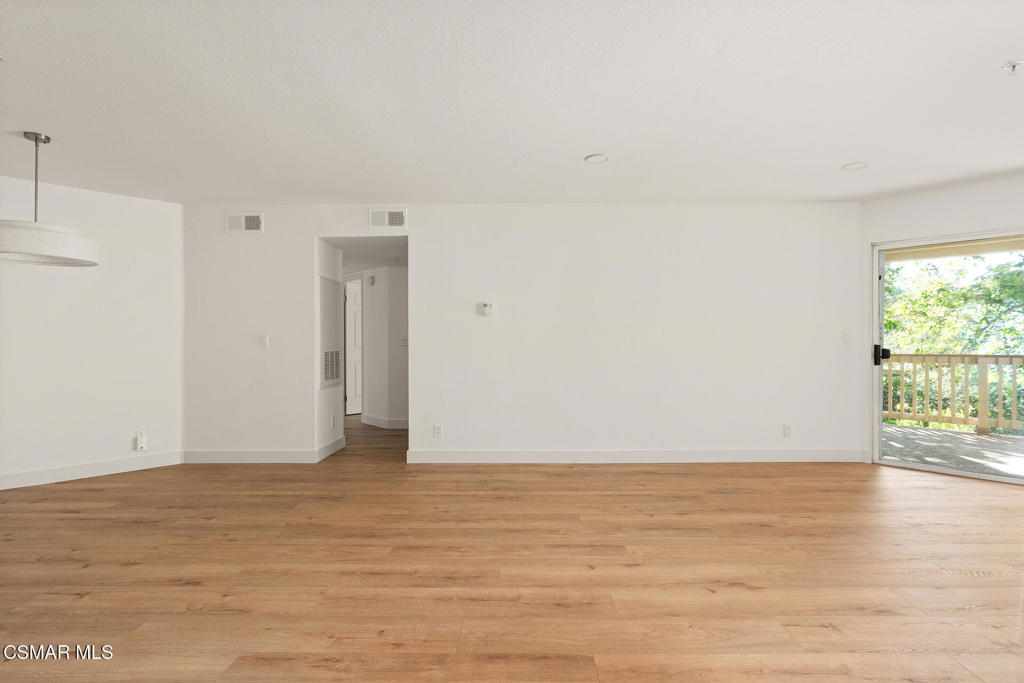 697 Sutton Crest Trail Tl210 Property Photo 4