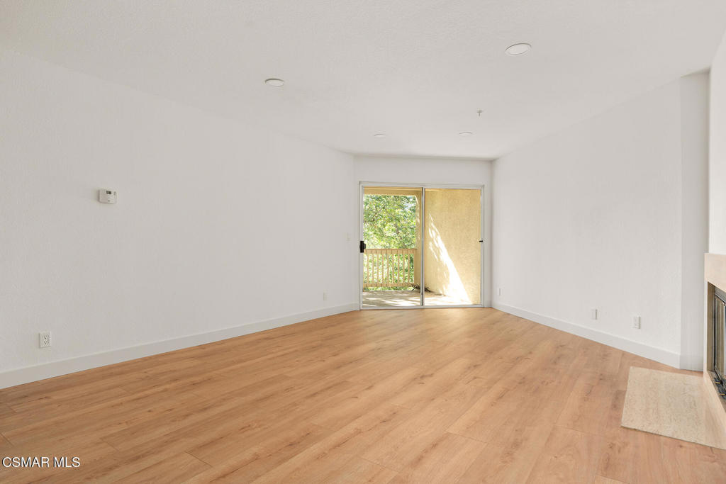 697 Sutton Crest Trail Tl210 Property Photo 5