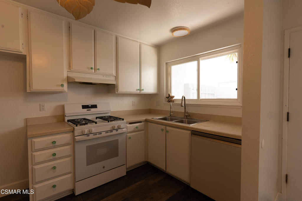 2511 E Harbor Boulevard 1 Property Photo 3