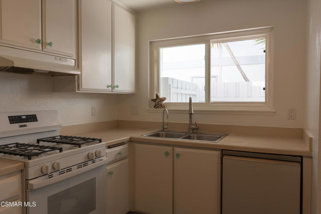 2511 E Harbor Boulevard 1 Property Photo 4