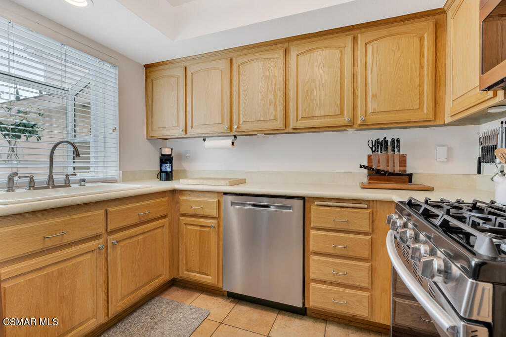 2776 Erringer Road 19 Property Photo 4
