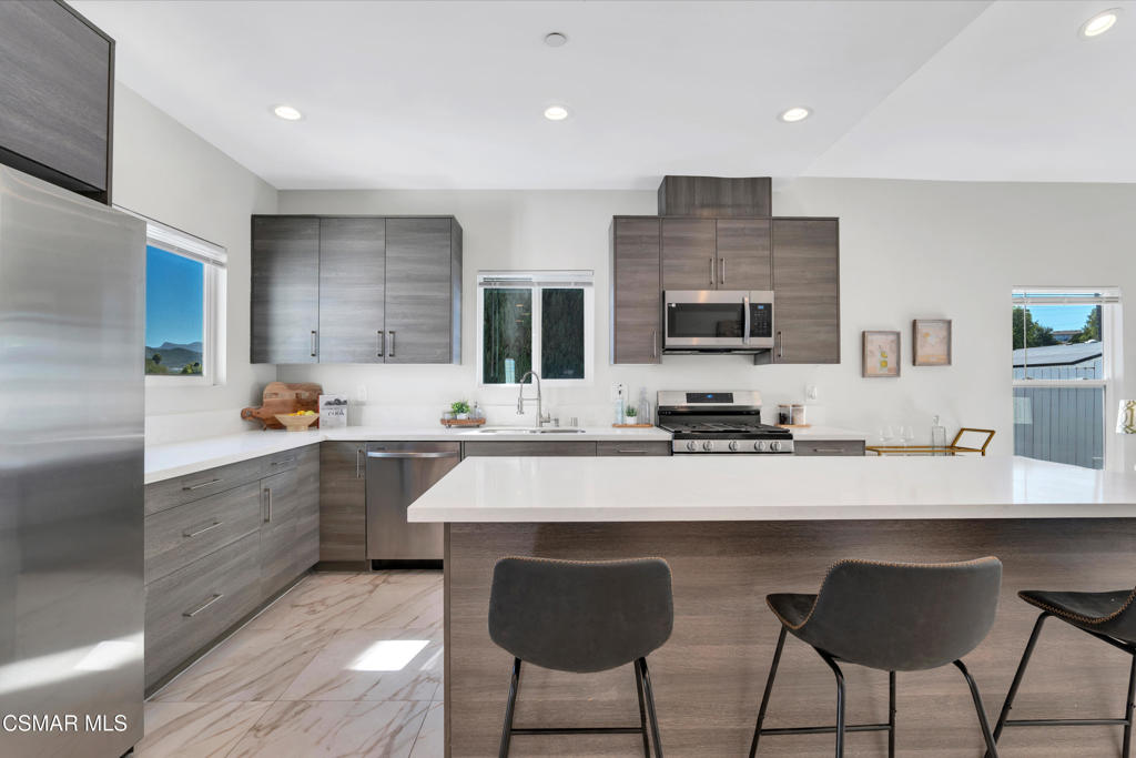 955 Brossard Drive Property Photo 13