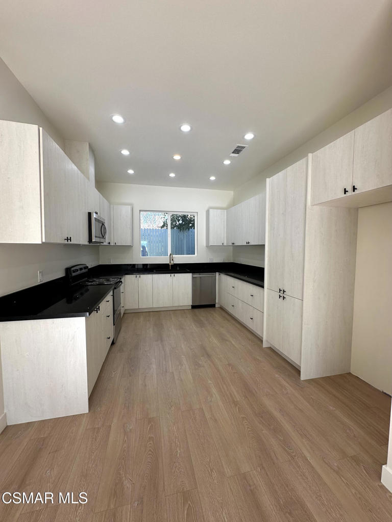 226002818 Property Photo 6