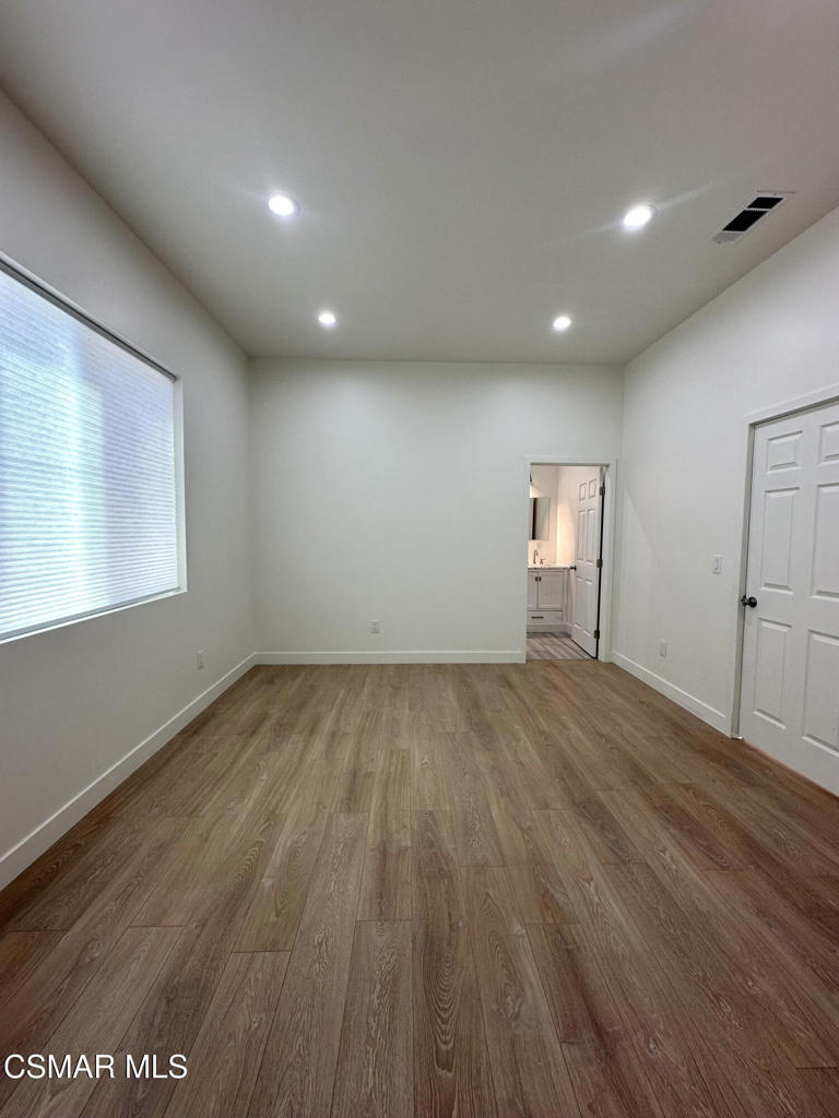 226002818 Property Photo 9