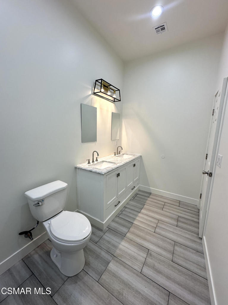 226002818 Property Photo 12