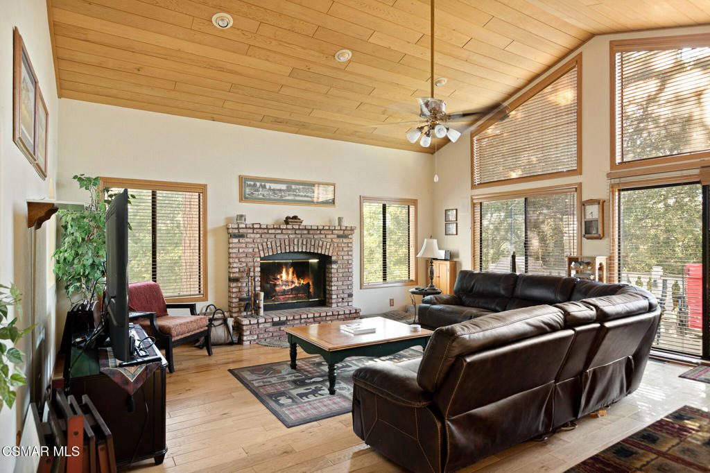 27454 Matterhorn Drive Property Photo 3