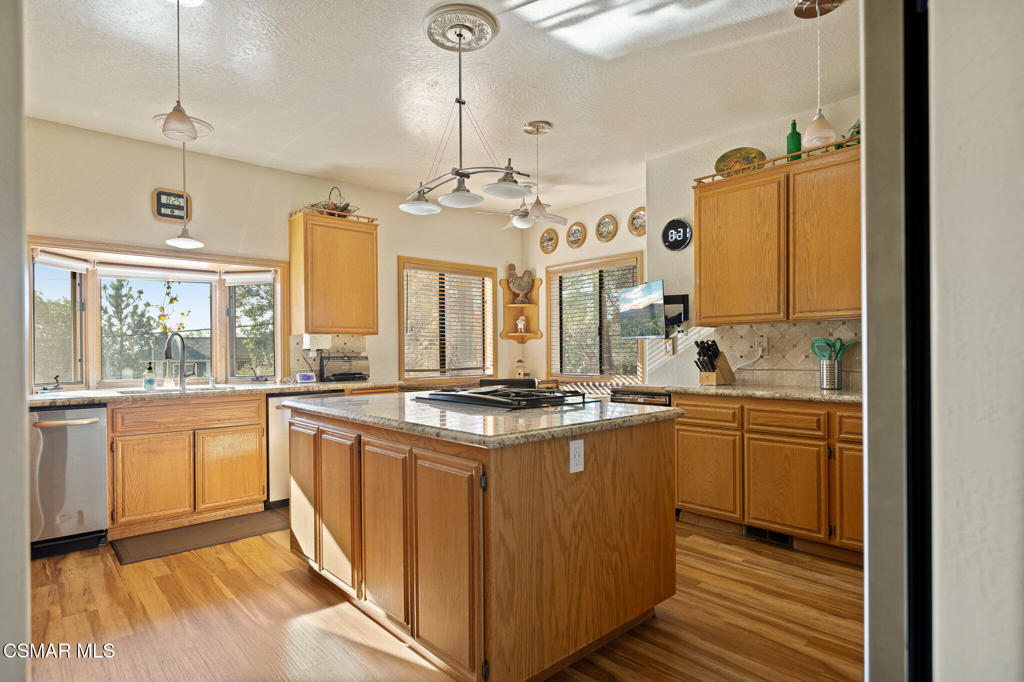 27454 Matterhorn Drive Property Photo 5
