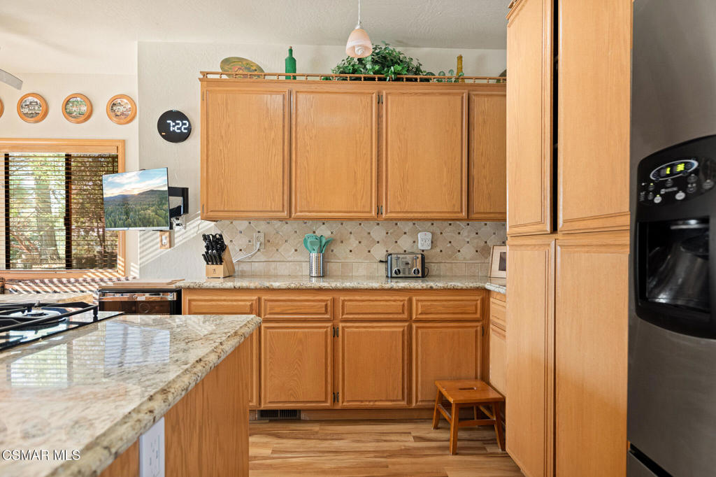 27454 Matterhorn Drive Property Photo 6