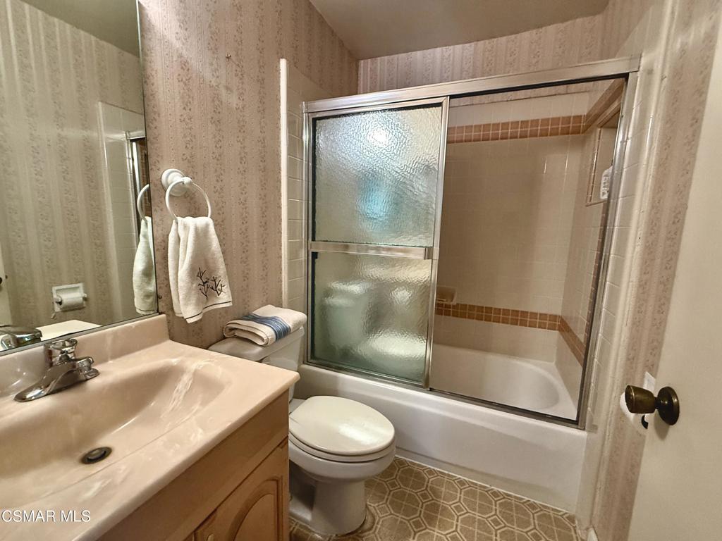 2392 Alscot Avenue Property Photo 9