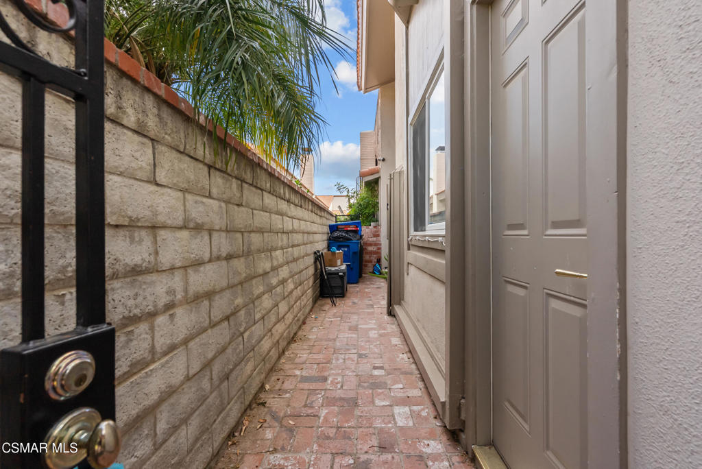 1640 Pierside Lane Property Photo 4