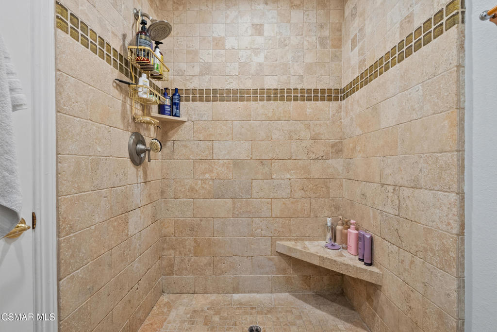 1640 Pierside Lane Property Photo 28