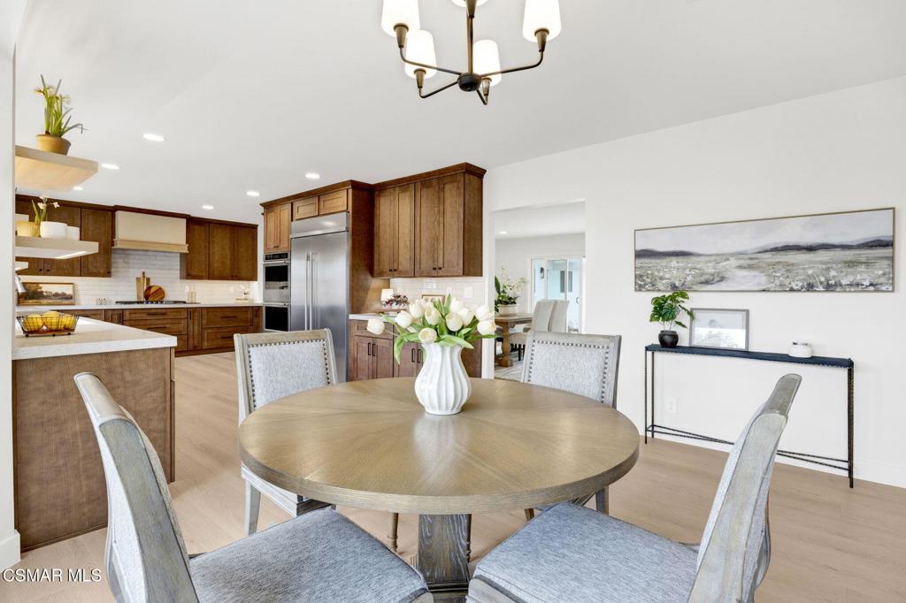 1154 La Jolla Drive Property Photo 13