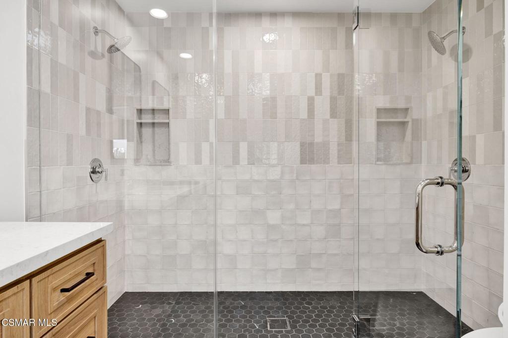 1154 La Jolla Drive Property Photo 30